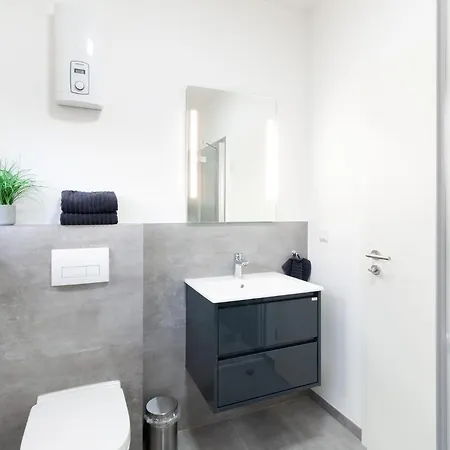 Zentrale By Zachastay Apartamento *